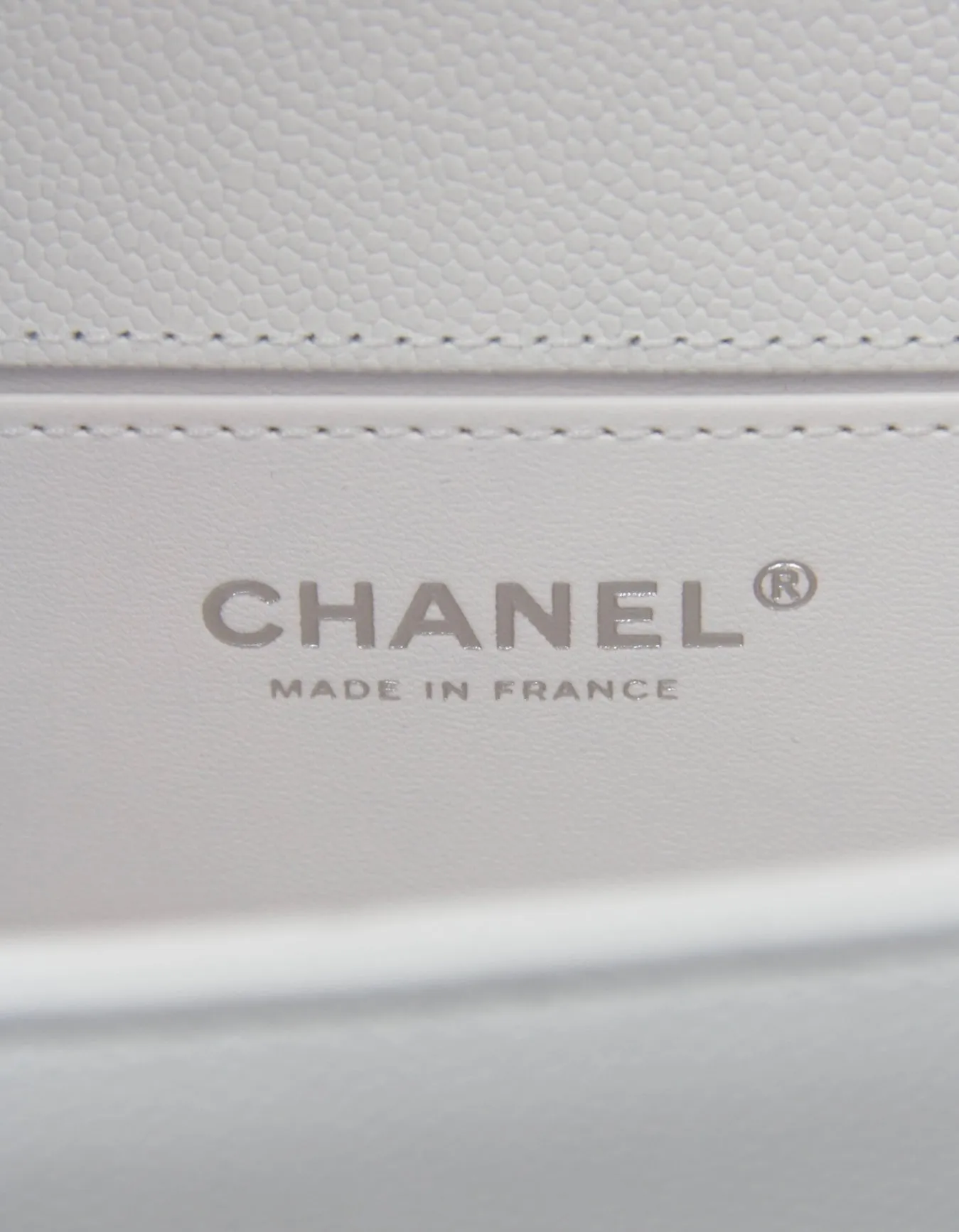 Chanel 25C NEW White Caviar Medium Boy Bag