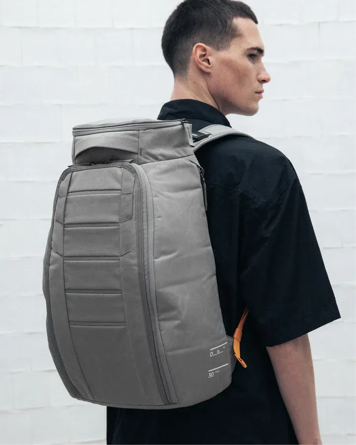 DB Hugger 30L
