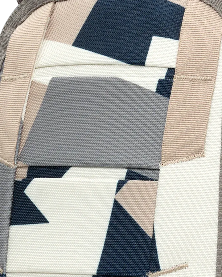 DB Hugger 30L
