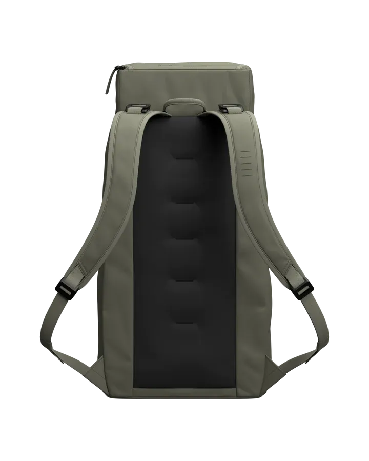 DB Hugger 30L