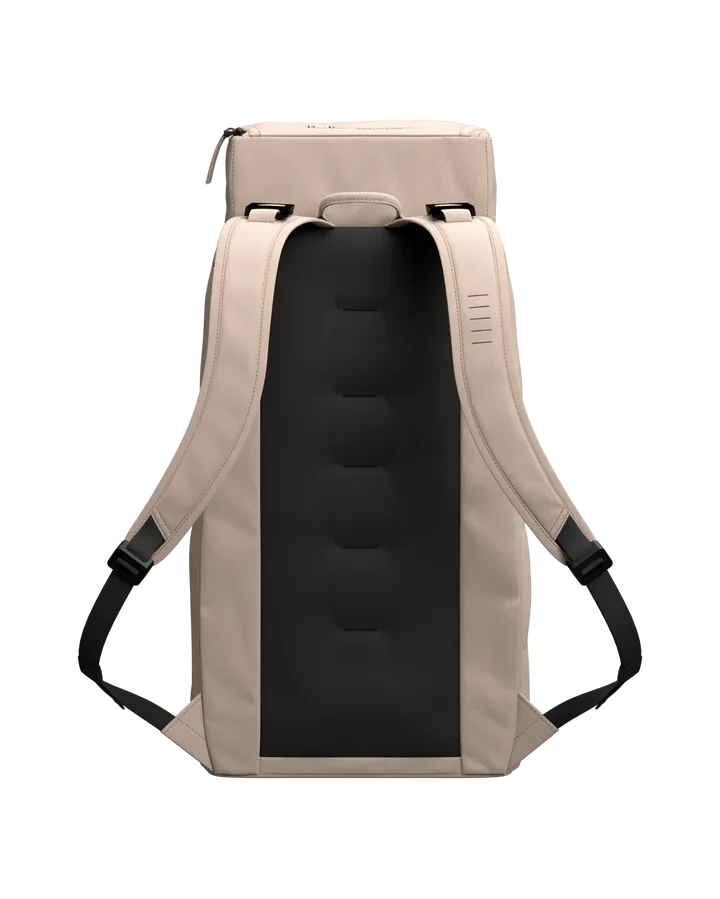 DB Hugger 30L