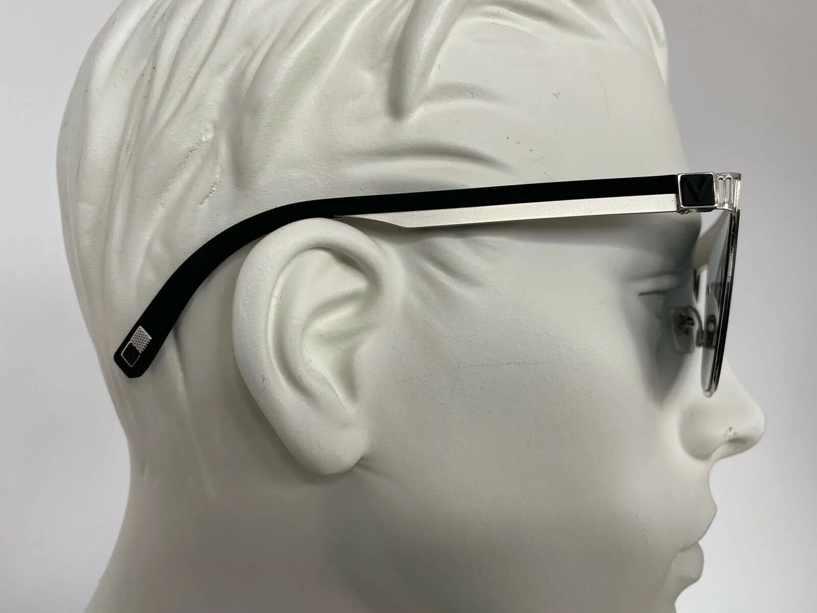 Explorer Silver Black U Sunglasses