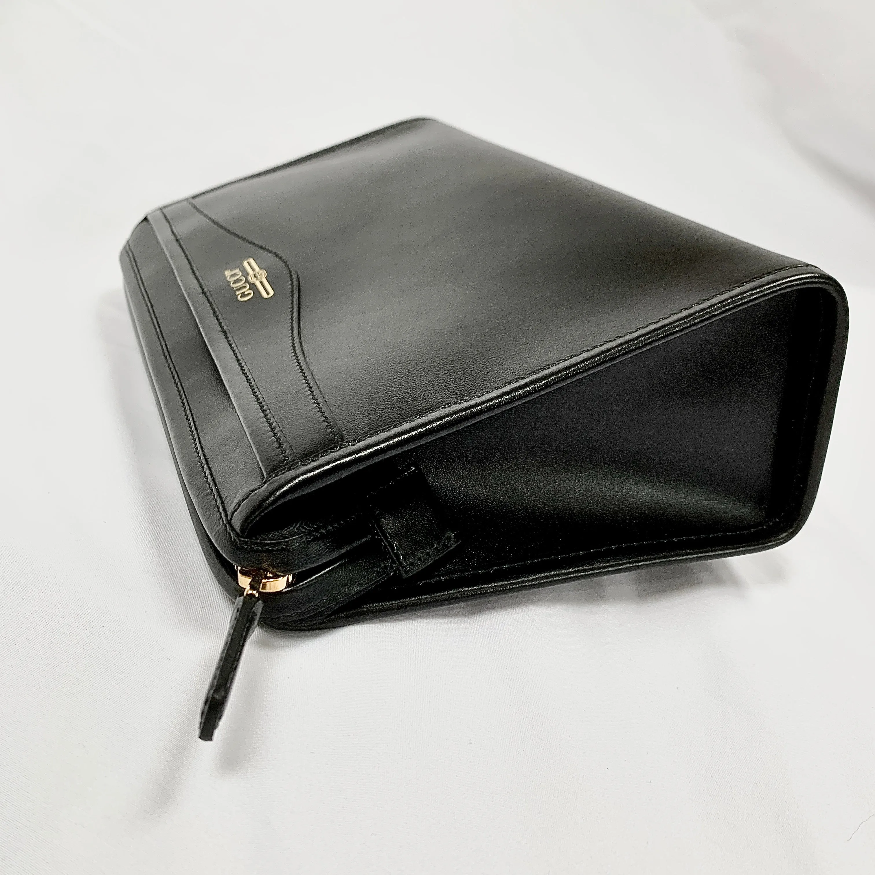 Gucci Metallic Print Logo Smooth Leather Clutch in Black