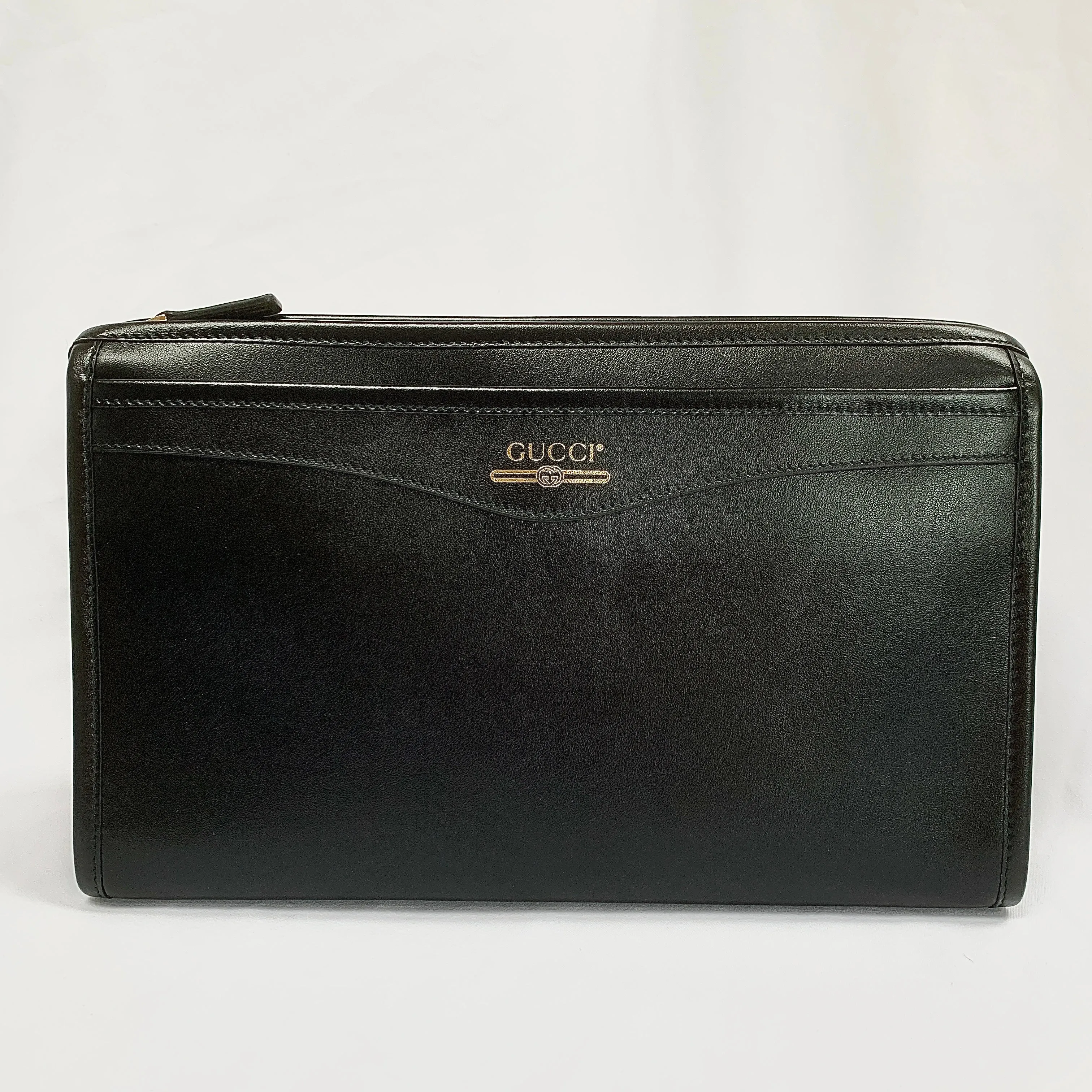 Gucci Metallic Print Logo Smooth Leather Clutch in Black