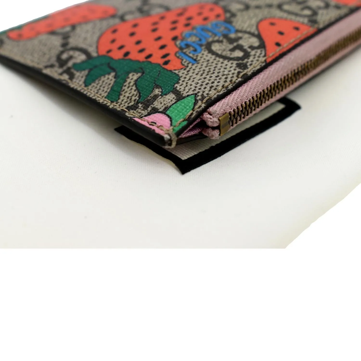 GUCCI Strawberry Printed Monogram Canvas Key Case Multicolor 573841