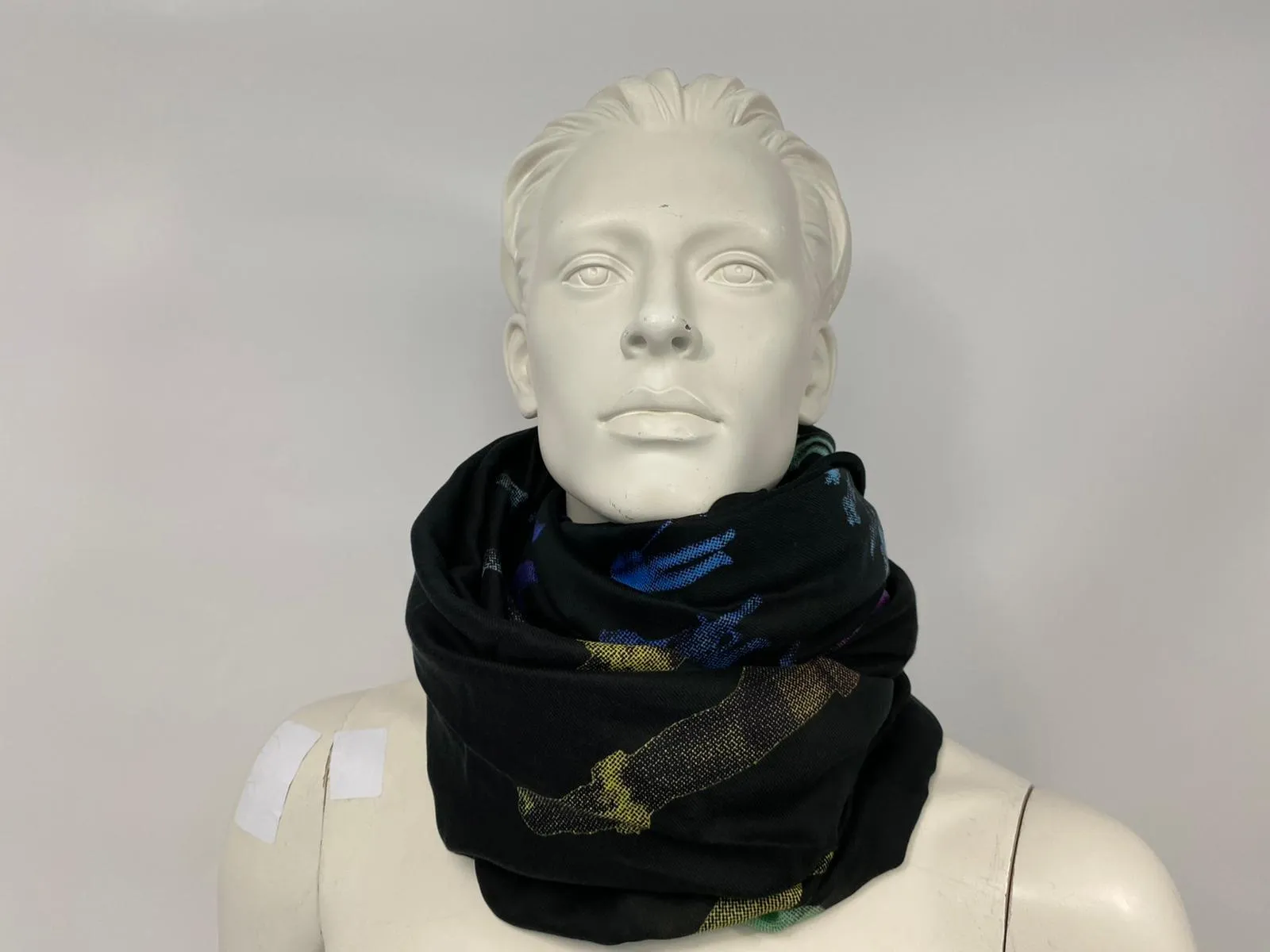 Oz Figures Scarf Virgil Abloh Limited Edition