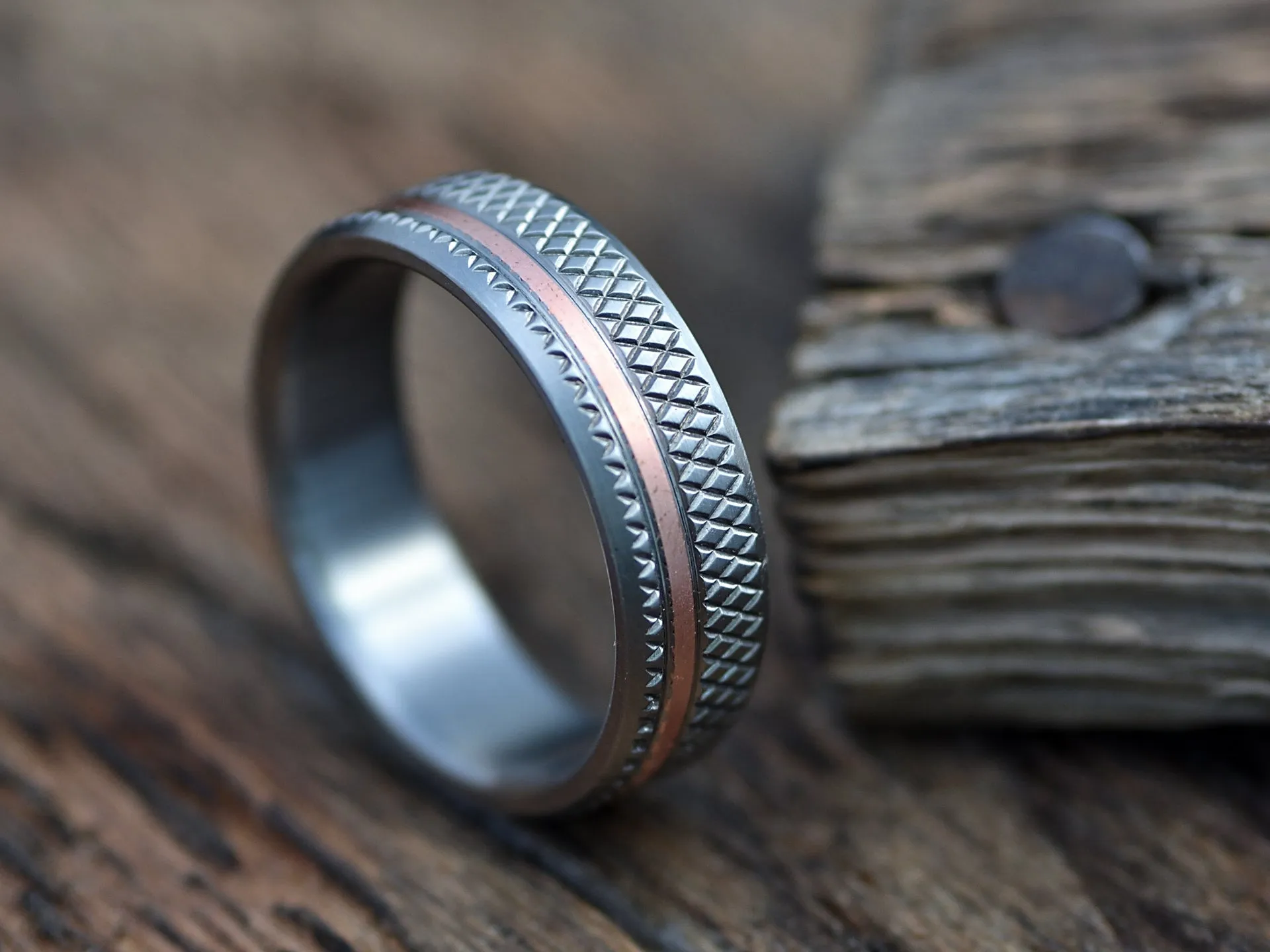 Titan (Bright) - Titanium and Copper Inlay Men's Wedding Band